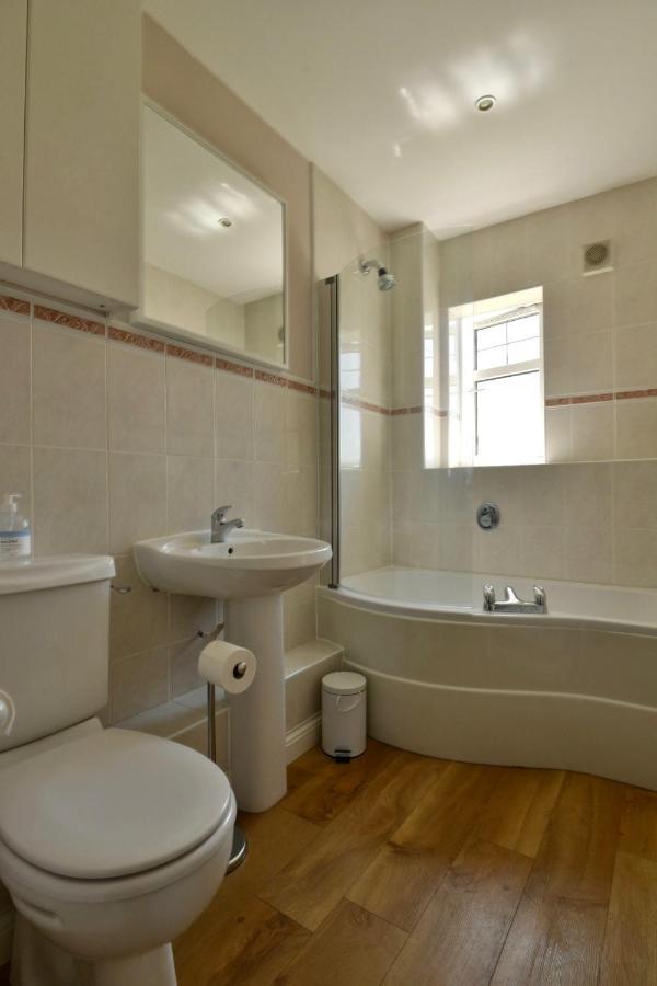 47 Wetherby Way, 3 Bedrooms, Sleeps 6, Easy Walk To Town, Parking, Self Catering, Great View Stratford-upon-Avon Buitenkant foto