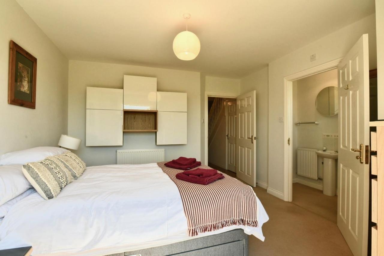 47 Wetherby Way, 3 Bedrooms, Sleeps 6, Easy Walk To Town, Parking, Self Catering, Great View Stratford-upon-Avon Buitenkant foto