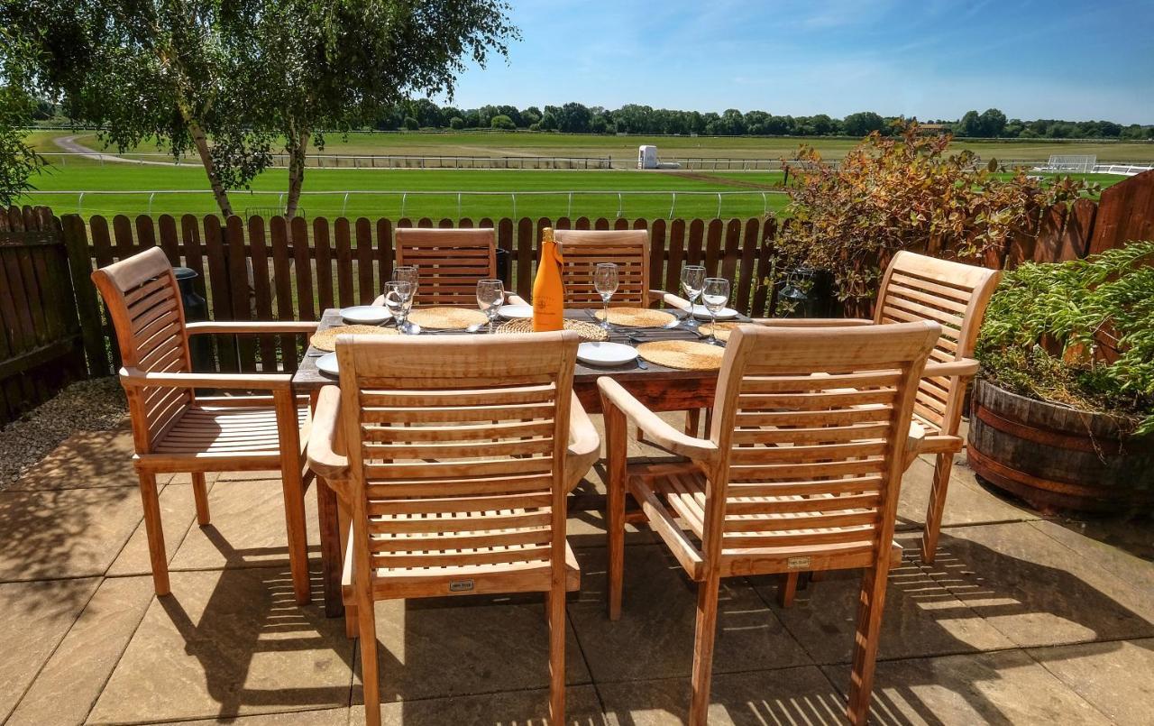 47 Wetherby Way, 3 Bedrooms, Sleeps 6, Easy Walk To Town, Parking, Self Catering, Great View Stratford-upon-Avon Buitenkant foto