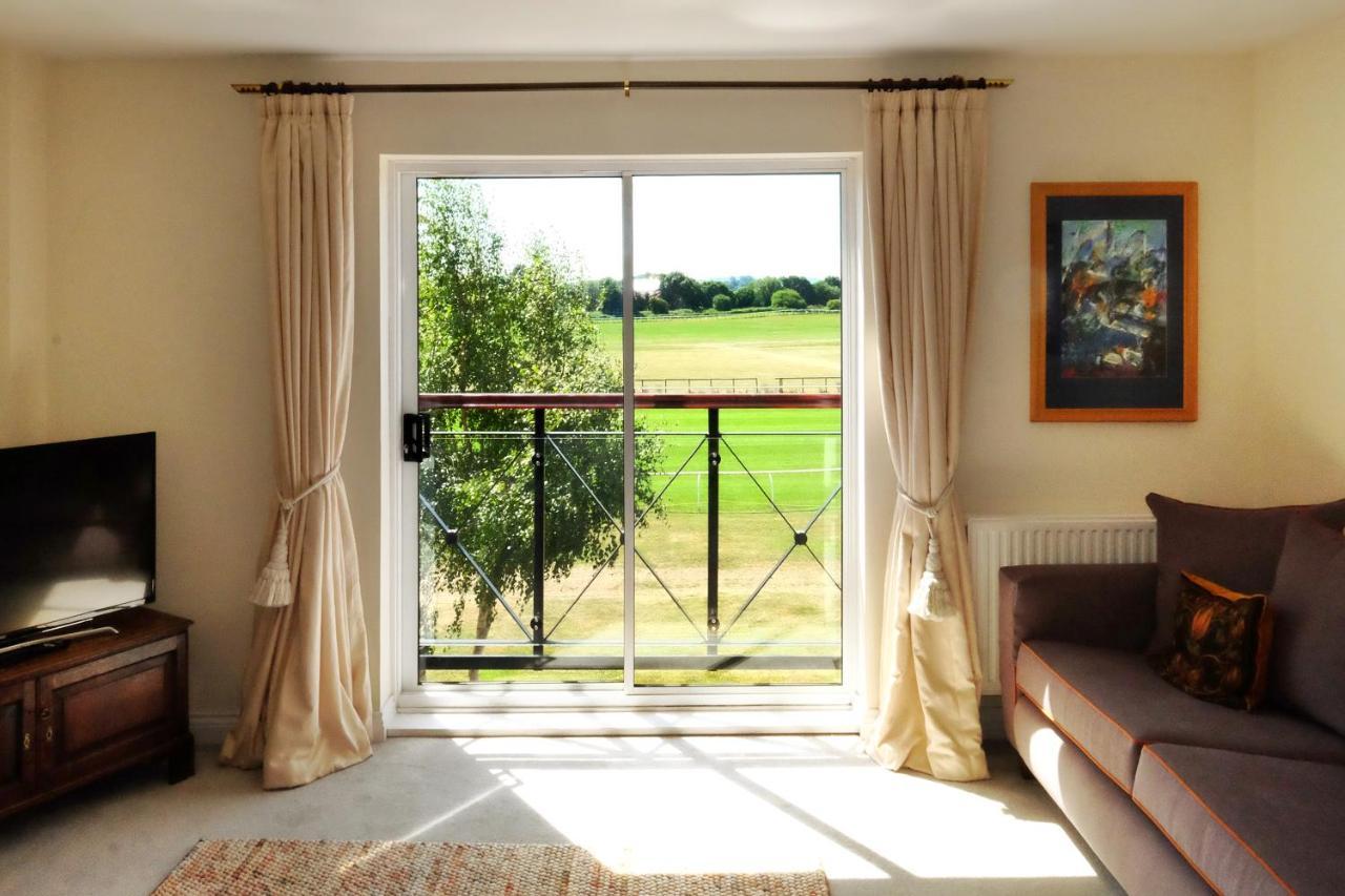 47 Wetherby Way, 3 Bedrooms, Sleeps 6, Easy Walk To Town, Parking, Self Catering, Great View Stratford-upon-Avon Buitenkant foto
